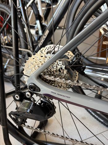 Used Basso Astra Shimano 105 Di2 2023 2023 Road & Gravel, Light Gray — image 5 of 5