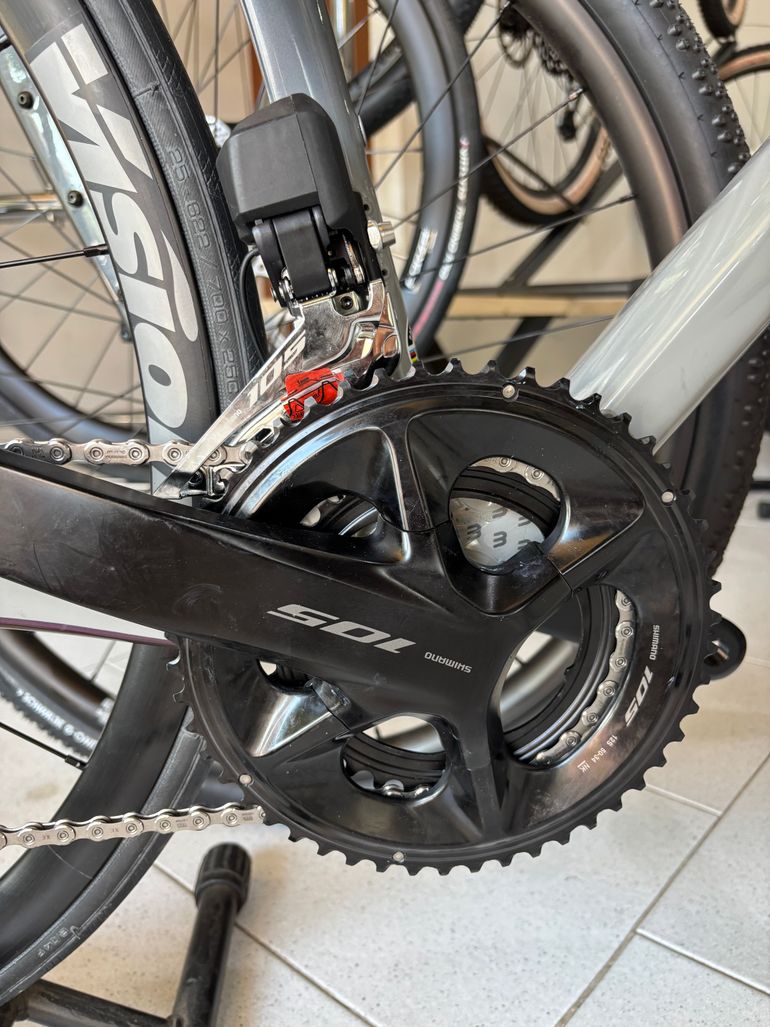 Used Basso Astra Shimano 105 Di2 2023 2023 Road & Gravel, Light Gray — image 4 of 5