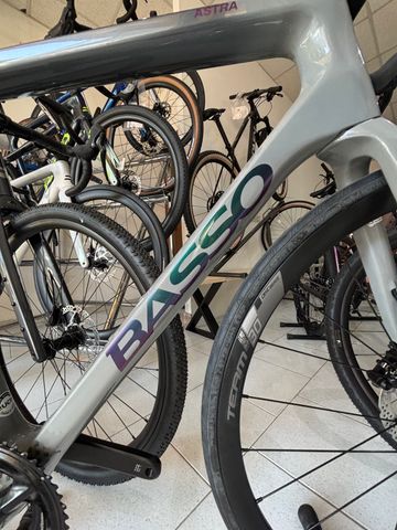 Używany Basso Astra Shimano 105 Di2 2023 2023 Road & Gravel