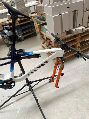 Brugt Canyon Lux World Cup CFR Team 2024 Frameset 2024 Mountainbike — billede 3 af 27