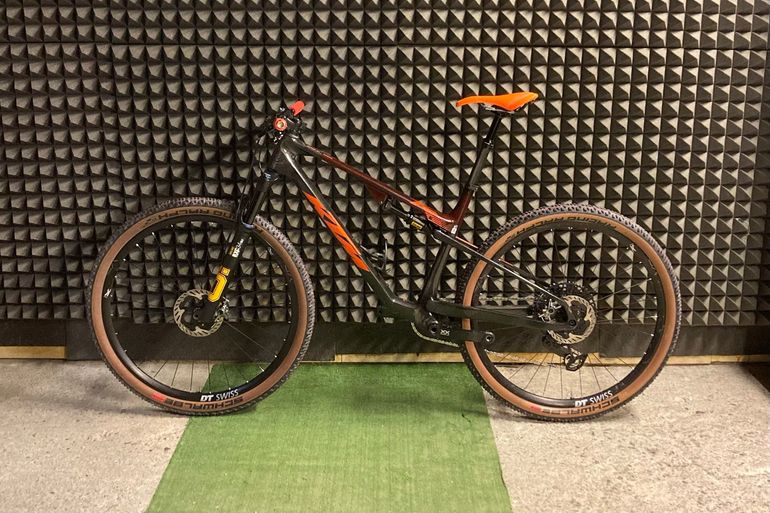 Gebrauchtes KTM SCARP MT EXONIC 2025 2025 Mountainbike, Schwarz, 29 — Bild 2 von 16