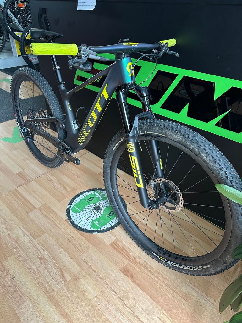 Used Scott Spark RC World Cup EVO AXS 2023 2023 Mountainbike, Green, 29 — image 6 of 10
