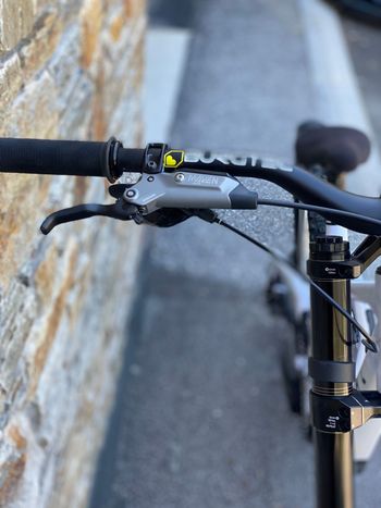 Used Commencal Supreme SRAM GX DH 2026 Mountainbike — image 9 of 10