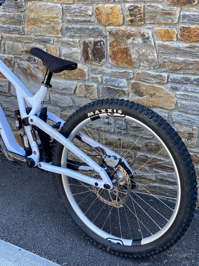 Used Commencal Supreme SRAM GX DH 2026 Mountainbike — image 3 of 10