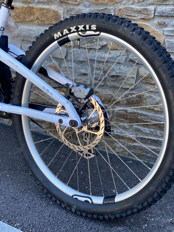 Used Commencal Supreme SRAM GX DH 2026 Mountainbike — image 5 of 10