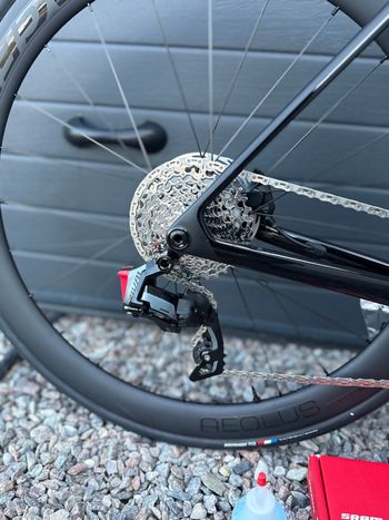 Used Trek Madone SL 6 AXS Gen 8 2026 2026 Road & Gravel, Black — image 4 of 5
