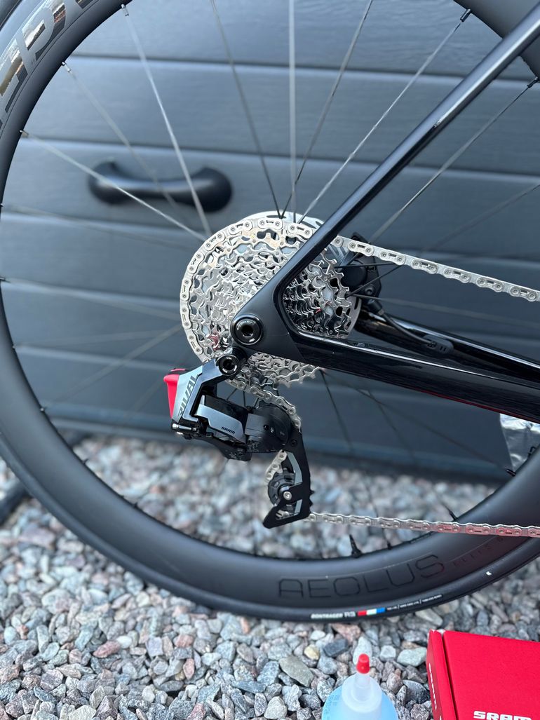 Used Trek Madone SL 6 AXS Gen 8 2026 2026 Road & Gravel, Black — image 4 of 5