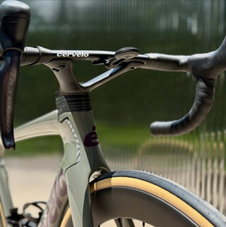 Used Cervélo S5 Ultegra Di2 2024 2024 Road & Gravel, Hellgrau — image 4 of 6