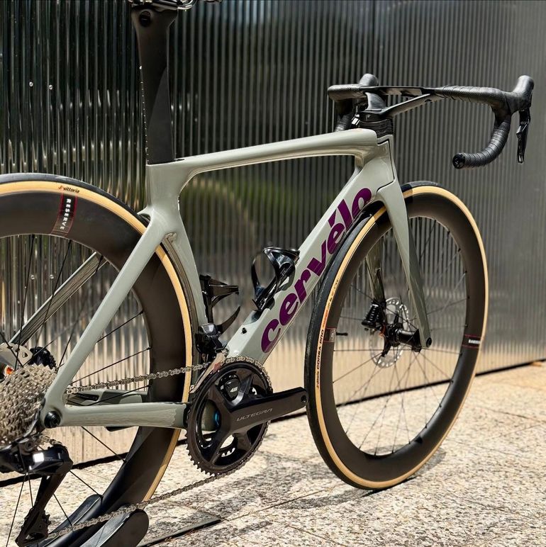 Used Cervélo S5 Ultegra Di2 2024 2024 Road & Gravel, Hellgrau — image 2 of 6
