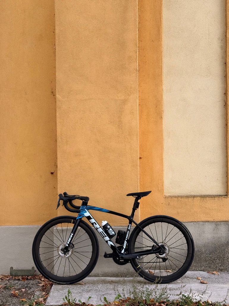 Used Trek Émonda SLR 7 2021 2021 Road & Gravel, Blue — image 4 of 4