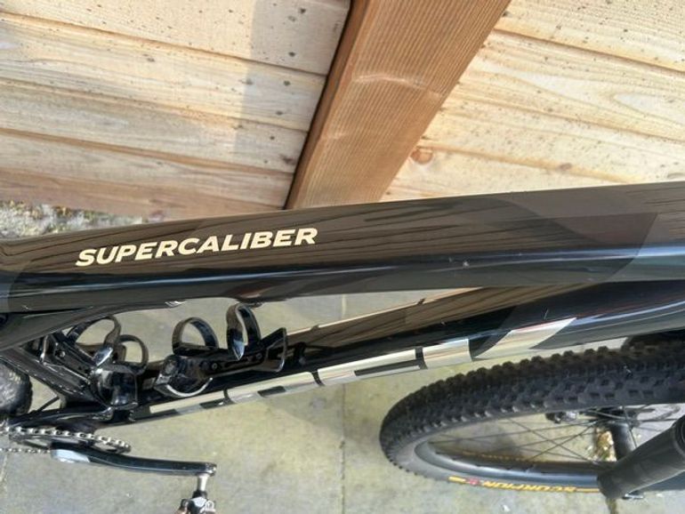 Used Trek Supercaliber SLR 9.8 XT Gen 2 2024 2024 Mountainbike, Black, 29 — image 5 of 9