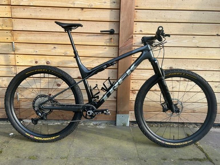 Used Trek Supercaliber SLR 9.8 XT Gen 2 2024 2024 Mountainbike, Black, 29 — image 1 of 9