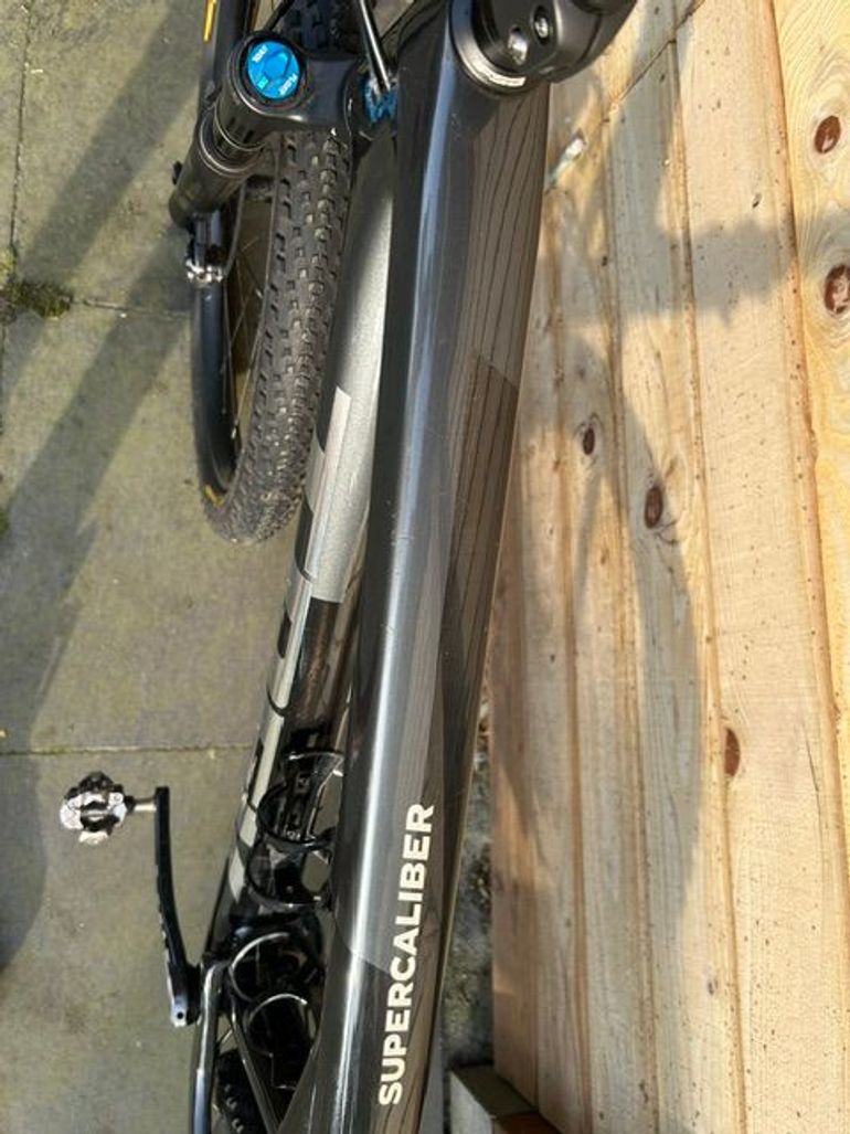 Used Trek Supercaliber SLR 9.8 XT Gen 2 2024 2024 Mountainbike, Black, 29 — image 9 of 9