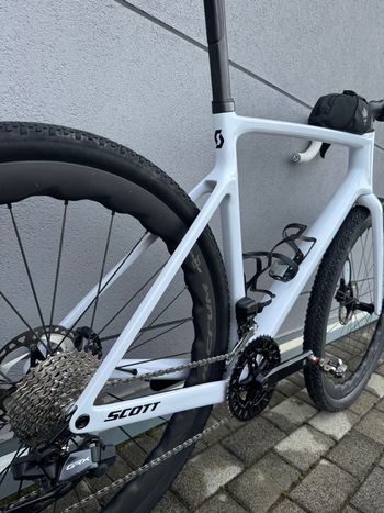 Used Scott Addict Gravel 10 2025 2025 Road & Gravel — image 4 of 6