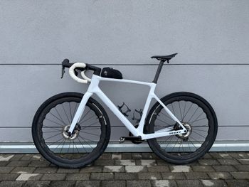 Used Scott Addict Gravel 10 2025 2025 Road & Gravel — image 2 of 6