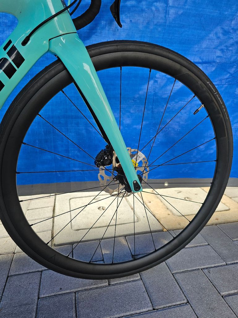 Used Bianchi Aria Shimano 105 2026 Road & Gravel, Blue — image 5 of 15