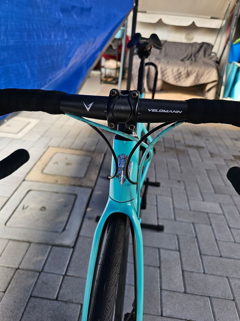 Used Bianchi Aria Shimano 105 2026 Road & Gravel, Blue — image 12 of 15