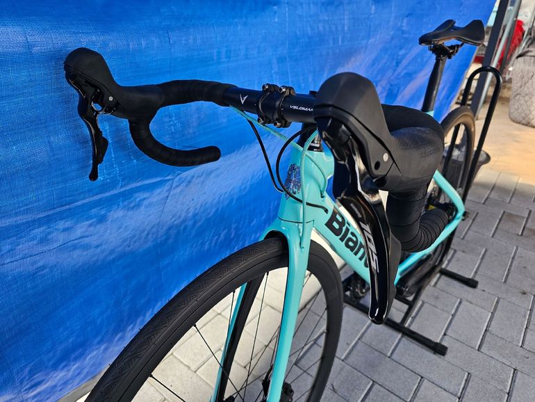 Used Bianchi Aria Shimano 105 2026 Road & Gravel, Blue — image 13 of 15