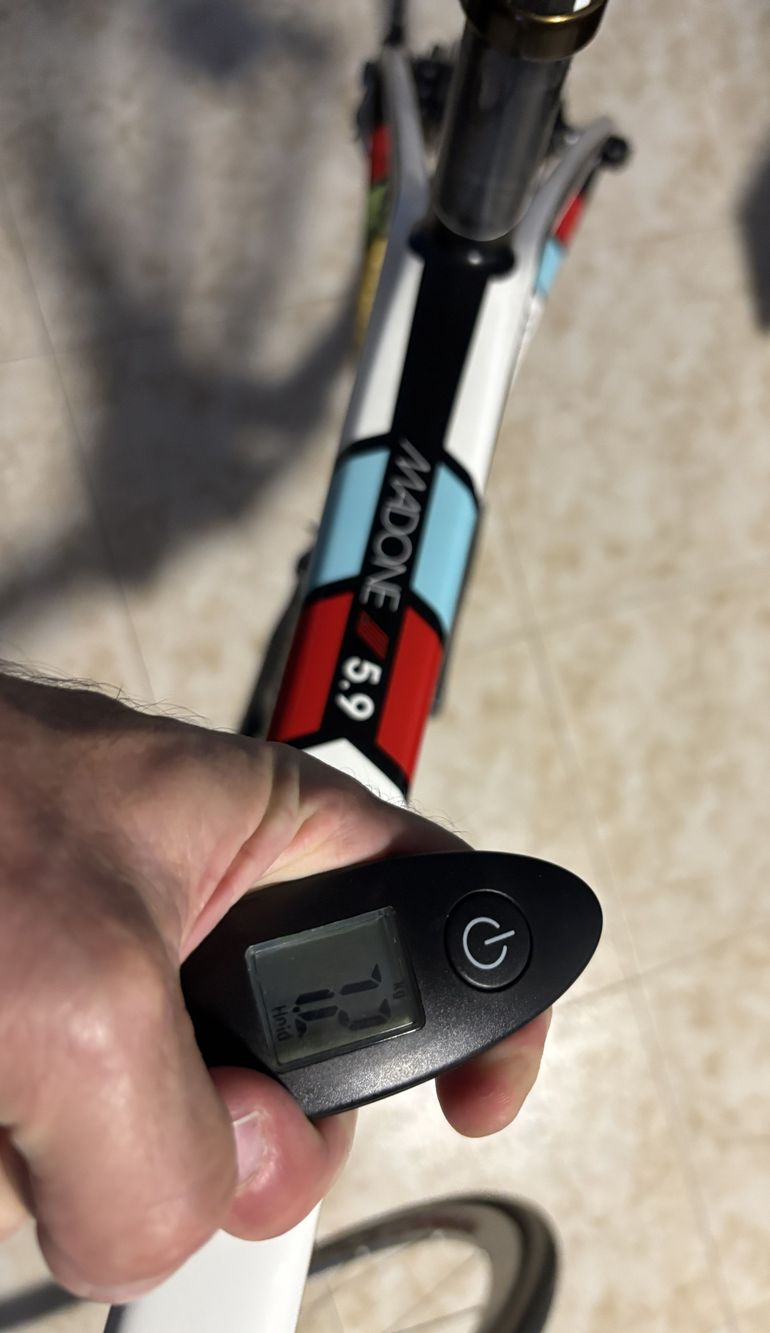 Used Trek Madone 5.9 H2 Compact 2014 2014 Road & Gravel, Weiß — image 14 of 28