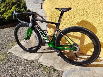 Used Factor Factor Ostro 2025 2025 Road & Gravel, Negro — image 3 of 6