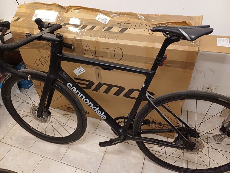 Used Cannondale SuperSix EVO Hi-MOD Disc Ultegra Di2 2021 Frameset 2021 Road & Gravel, Black — image 2 of 5