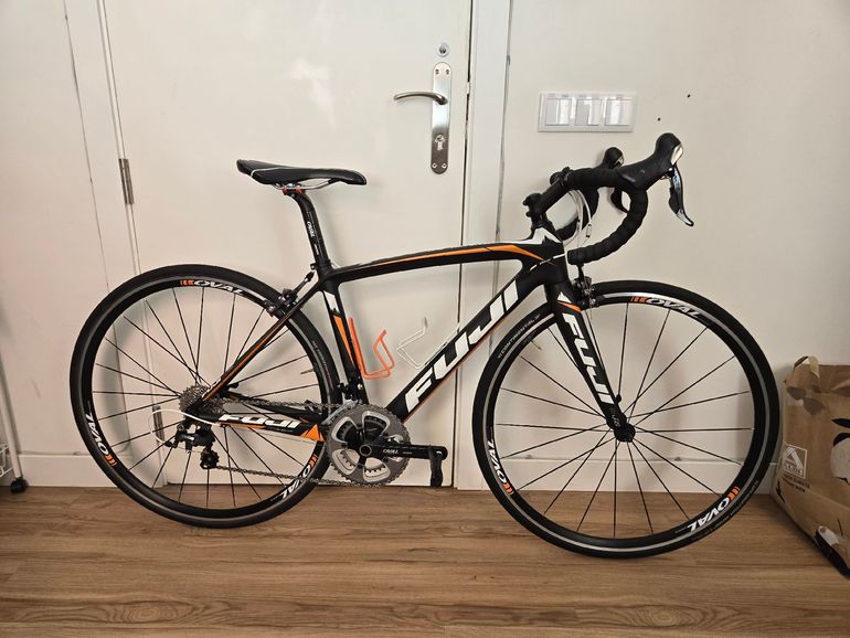 Used Fuji Gran Fondo 2.3 2014 2014 Road & Gravel — image 1 of 6