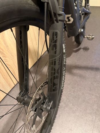 Used Scott Genius 910 2023 2023 Mountainbike — image 6 of 15