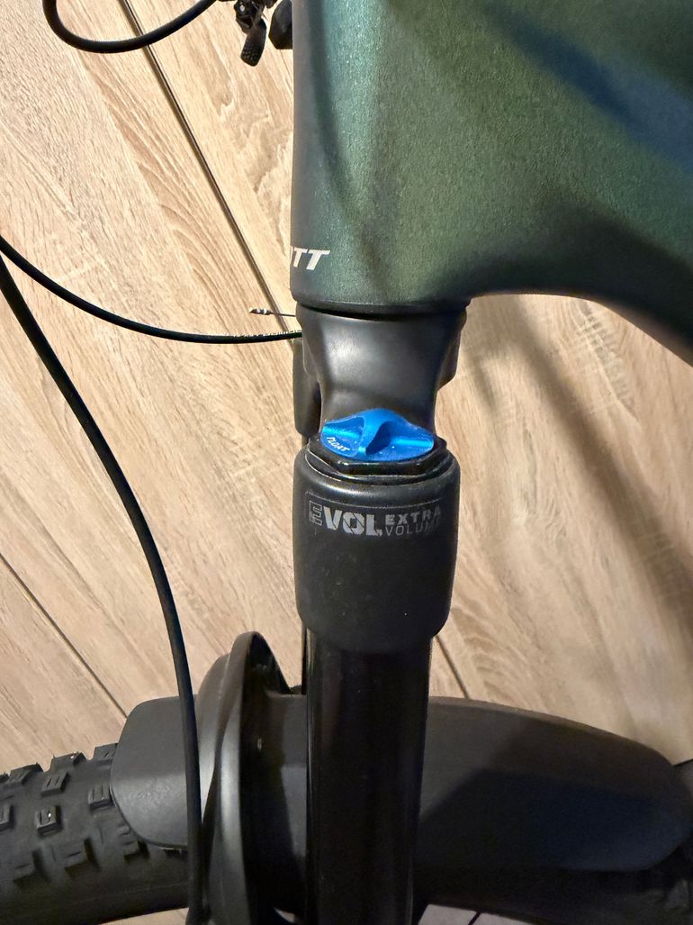 Used Scott Genius 910 2023 2023 Mountainbike — image 8 of 15