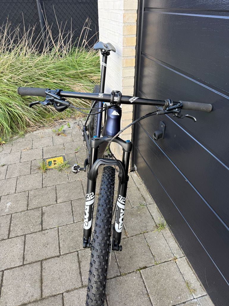 Used Canyon Exceed CF 6 2021 2021 Mountainbike — image 12 of 14