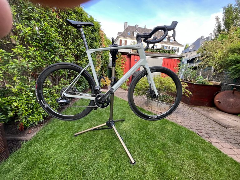 Used BMC Roadmachine 01 THREE 2021 2021 Road & Gravel, Green — image 1 of 5
