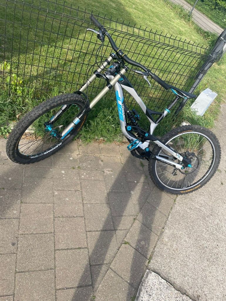 Used YT YT Custom SRAM X9 2013 Mountainbike, Blue — image 3 of 4