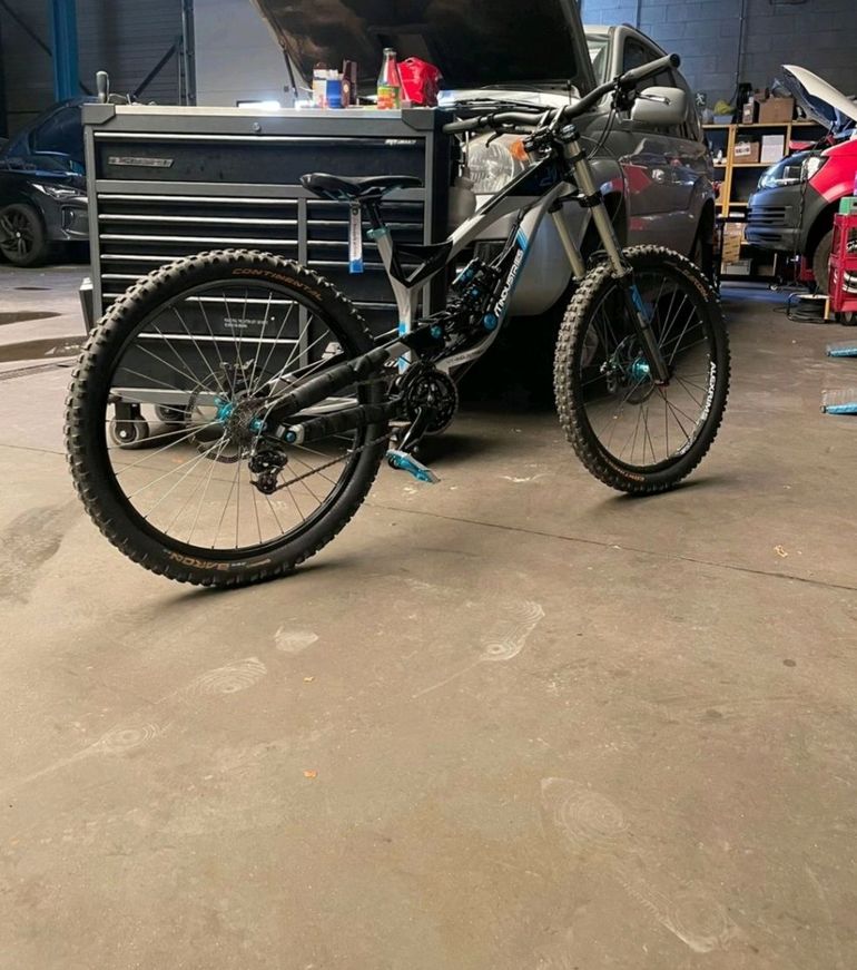 Used YT YT Custom SRAM X9 2013 Mountainbike, Blue — image 4 of 4