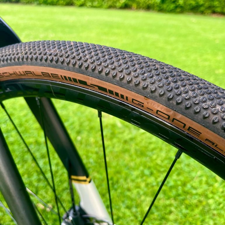 Used Trek Domane AL 4 Gen 4 2025 2025 Road & Gravel, Blanco — image 8 of 17