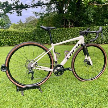 Used Trek Domane AL 4 Gen 4 2025 2025 Road & Gravel, Blanco — image 16 of 17