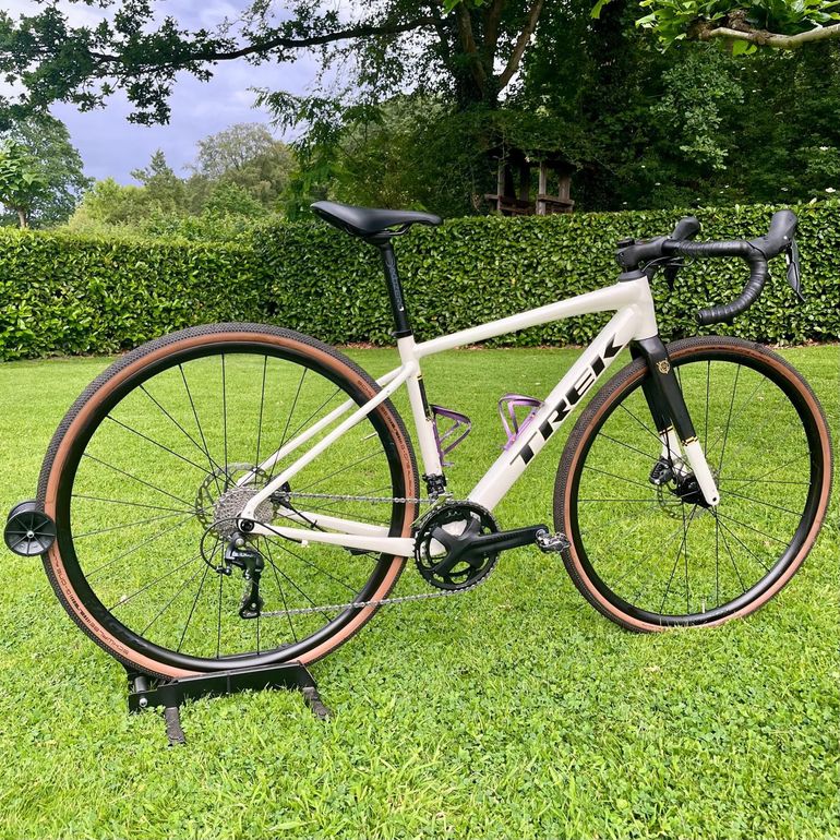Used Trek Domane AL 4 Gen 4 2025 2025 Road & Gravel, Blanco — image 16 of 17