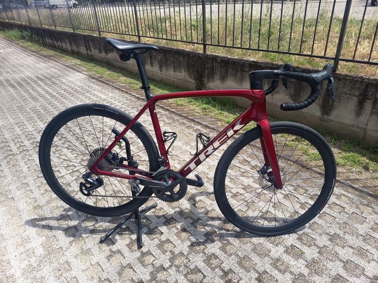 Used Trek Émonda SLR 7 2021 2021 Road & Gravel — image 1 of 3