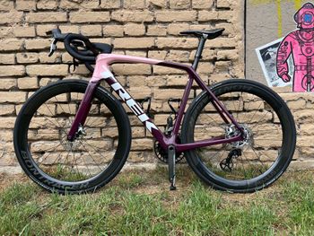 Used Trek Émonda SLR 9 eTap 2022 2022 Road & Gravel — image 2 of 13
