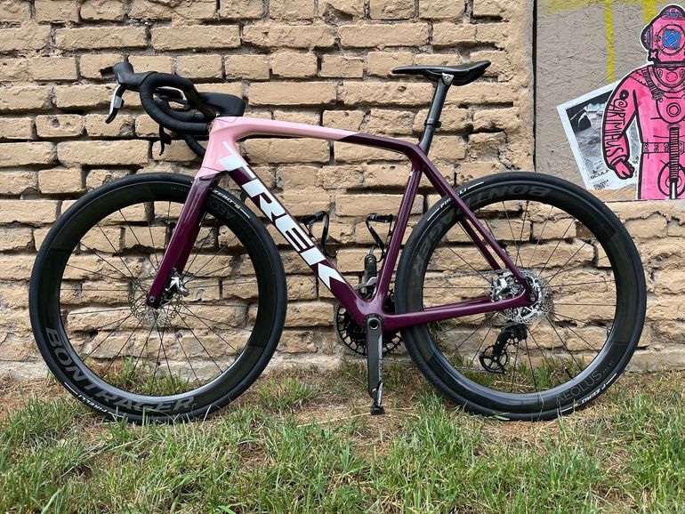 Used Trek Émonda SLR 9 eTap 2022 2022 Road & Gravel — image 2 of 13
