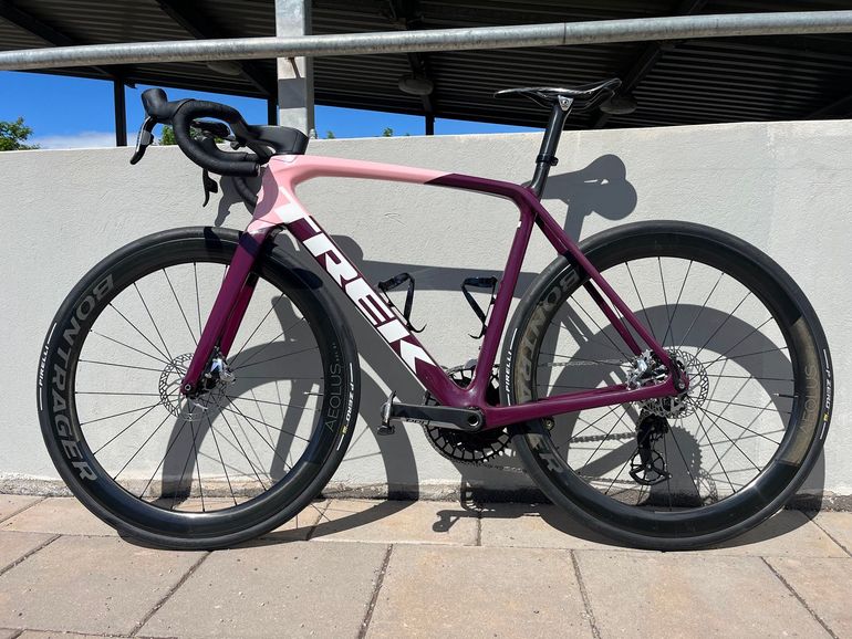 Used Trek Émonda SLR 9 eTap 2022 2022 Road & Gravel — image 9 of 13