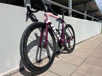 Used Trek Émonda SLR 9 eTap 2022 2022 Road & Gravel — image 10 of 13