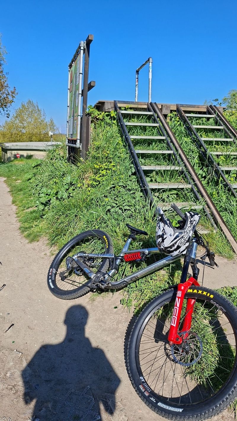 Used Commencal META AM 29 Frame 2021 Frameset 2021 Mountainbike, Light Gray, 29 — image 3 of 3