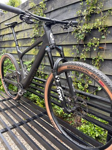 Used Scott Spark 910 2022 2022 Mountainbike, Black, 29 — image 2 of 8