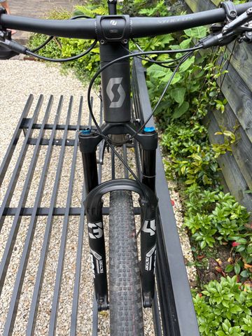Used Scott Spark 910 2022 2022 Mountainbike, Black, 29 — image 3 of 8