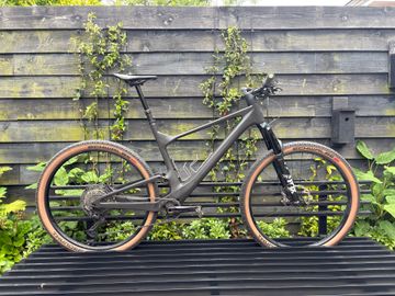 Used Scott Spark 910 2022 2022 Mountainbike, Black, 29 — image 1 of 8