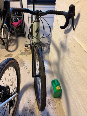 Used Specialized Diverge Comp E5 2022 2022 Road & Gravel, Green — image 3 of 11