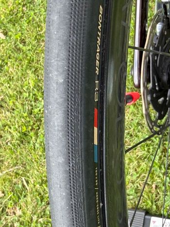 Used Trek Madone SRAM Red eTap AXS 2023 Road & Gravel, Red — image 4 of 9
