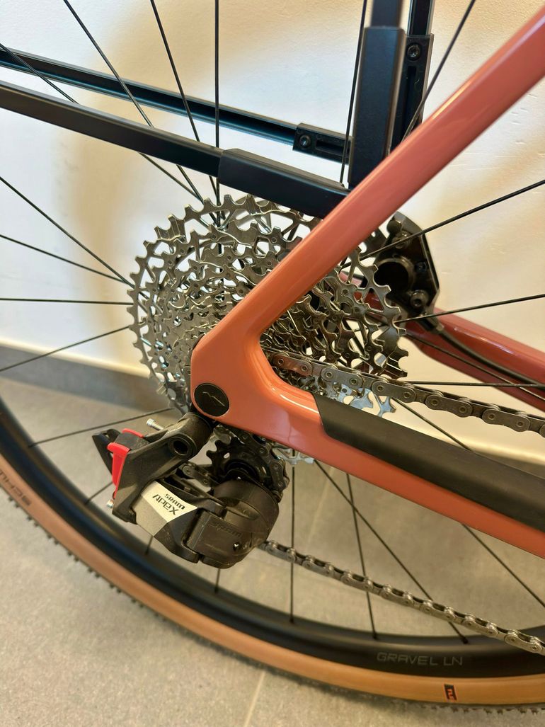 Used Canyon Canyon Grizl CF SL 6 AXS SRAM Force / Apex 2025 Road & Gravel, Rojo — image 19 of 24