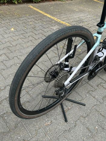 Used Specialized Diverge Comp Carbon 2021 2021 Road & Gravel — image 9 of 19