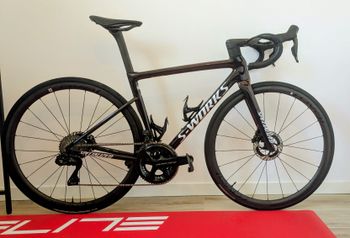 Used Specialized S-Works Tarmac SL8 - Shimano Dura-Ace Di2 2025 2025 Road & Gravel — image 3 of 5