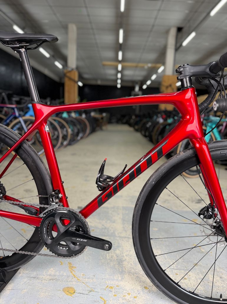 Used Giant TCR Advanced 1 Carbon 2021 Road & Gravel, Red — image 11 of 21